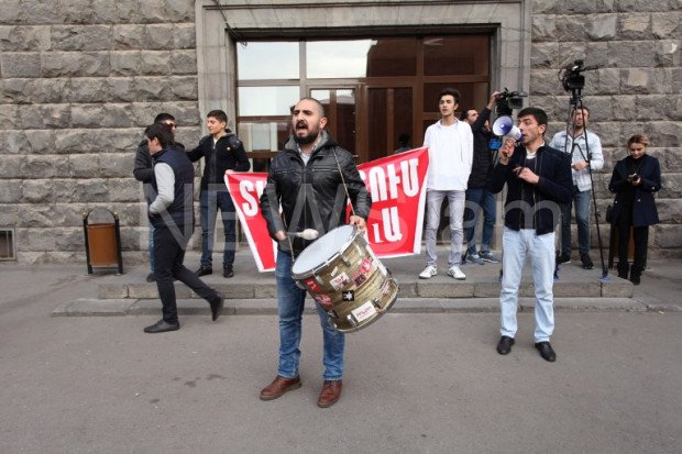Ереван: cтуденты объявили голодовку (ПРЯМОЙ ЭФИР)