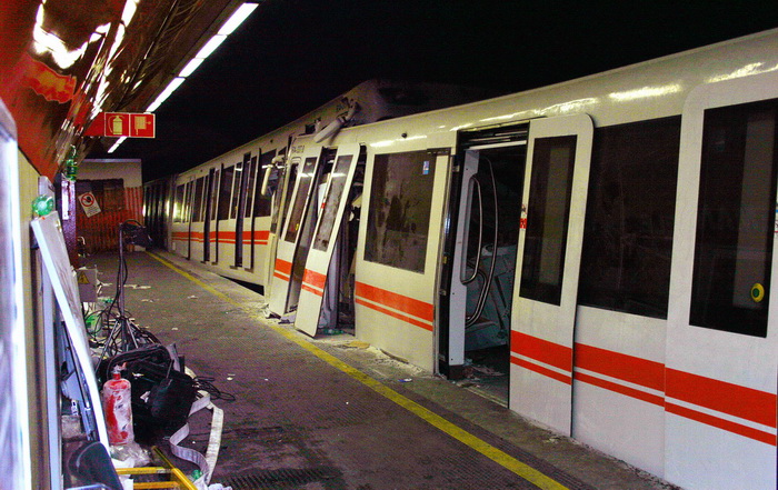 В Сингапуре столкнулись поезда: десятки пострадавших