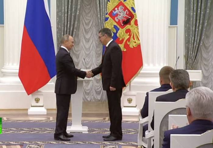 Президент России вручил награду Ильгару Мамедову