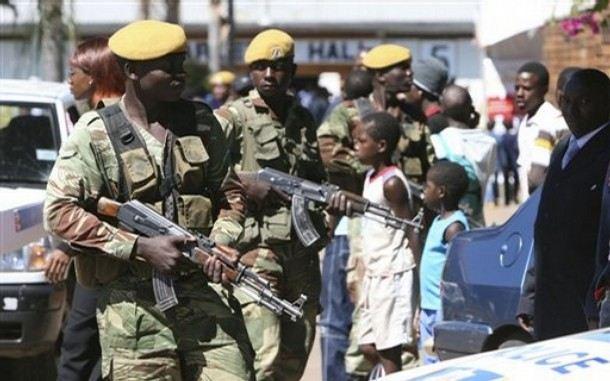 Военные пресекли самосуд над Мугабе