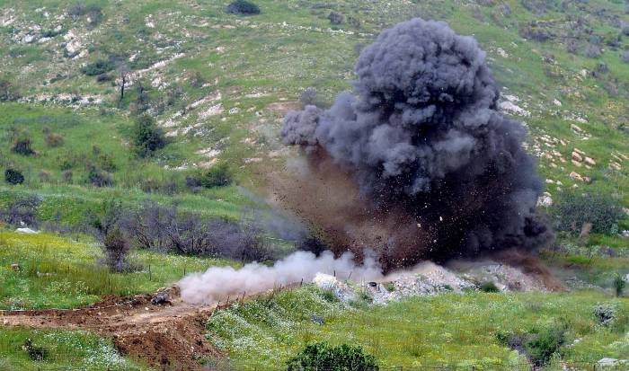 В Карабахе армянские военные подорвались на мине: трое погибло 