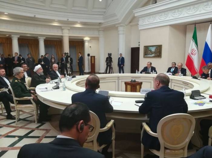 В Сочи проходит встреча Путина, Эрдогана и Рухани