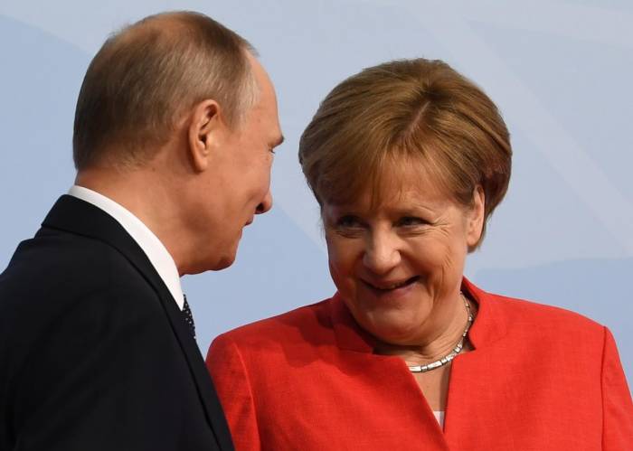 Меркель о необходимости честной дискуссии с Россией