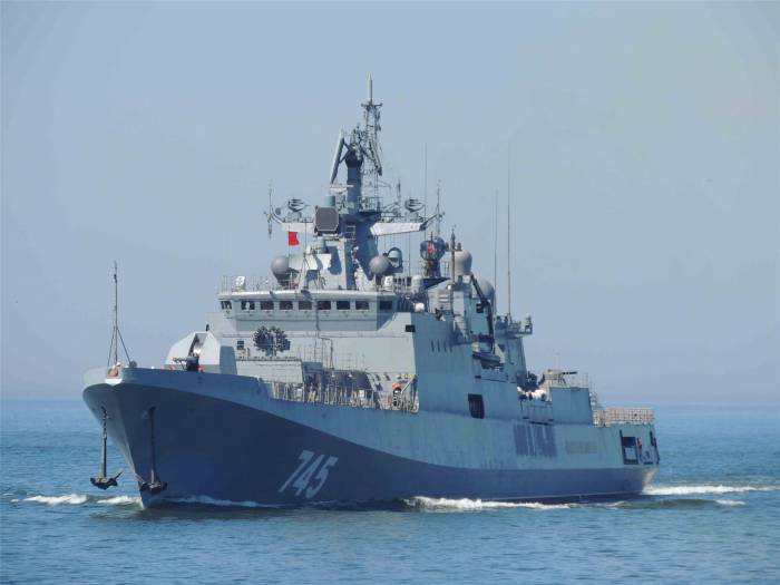 Россия отправила фрегат в Средиземное море