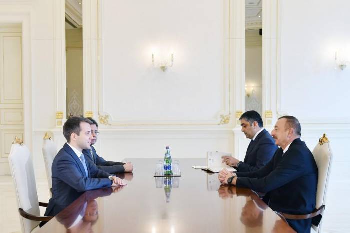 Президент Азербайджана принял министра связи и массовых коммуникаций России