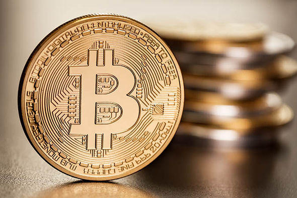 Курс биткойна впервые превысил $14 тыс.