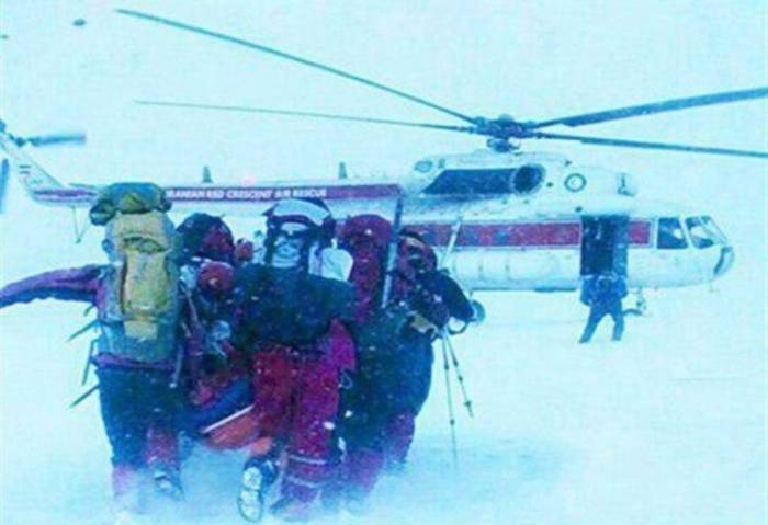 В Иране сошла снежная лавина: 9 альпинистов пострадали