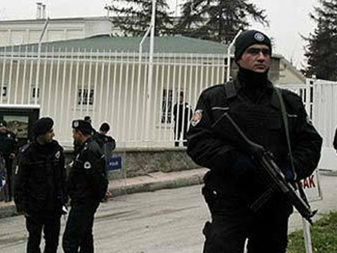 В Стамбуле задержали группу лиц, совершивших намаз в музее Айя-Софии