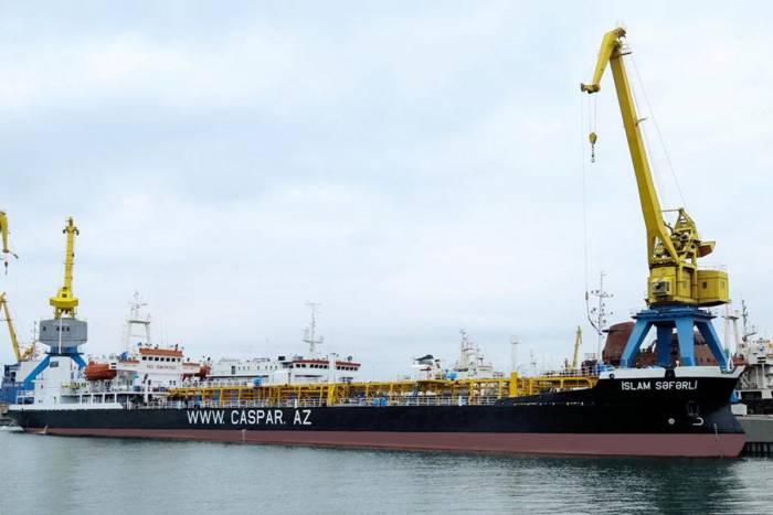 Азербайджан завершает ремонт нефтяного танкера - ФОТО