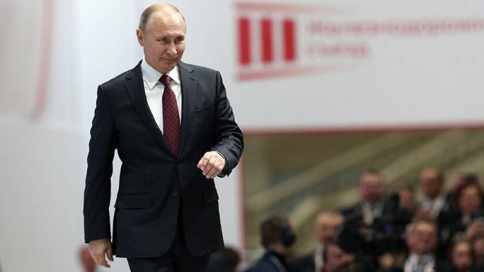 Песков: Кремль не видит конкурентов Путину на президентских выборах