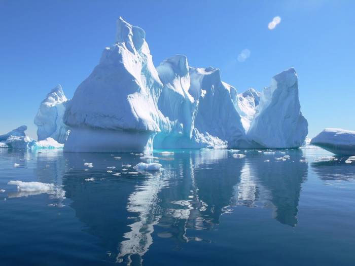 Лед в Арктике стал таять быстрее