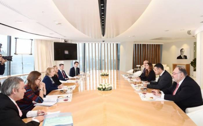 Мехрибан Алиева встретилась с делегацией Великобритании - ФОТО+ОБНОВЛЕНО