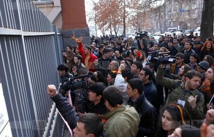 Массовая акция протеста в Армении