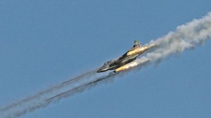 Сирийский военный самолет сбит террористами