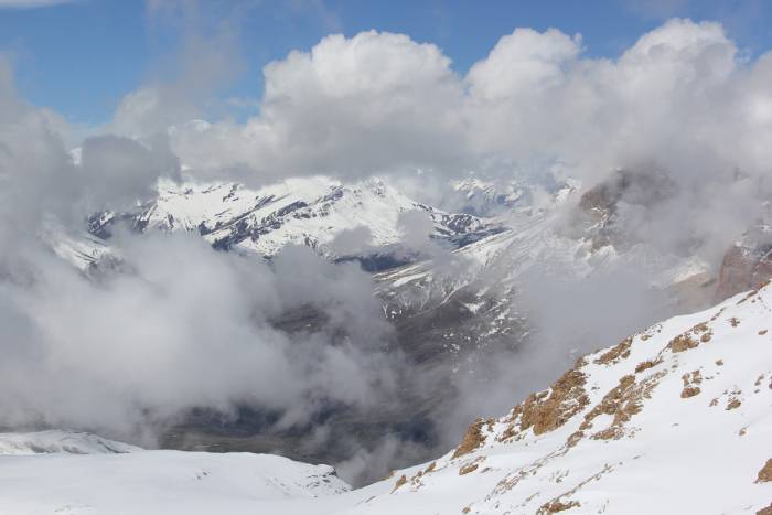 Поисками альпинистов будет заниматься отряд горноспасателей
