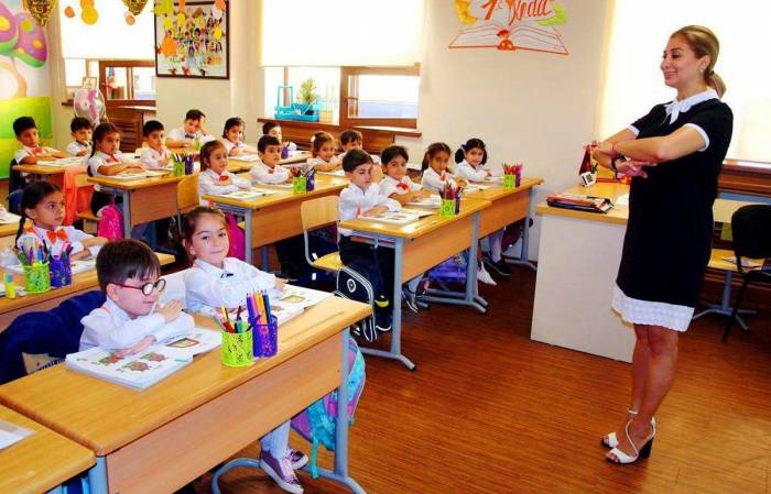 В Баку на основании бессрочного договора назначено 105 учителей