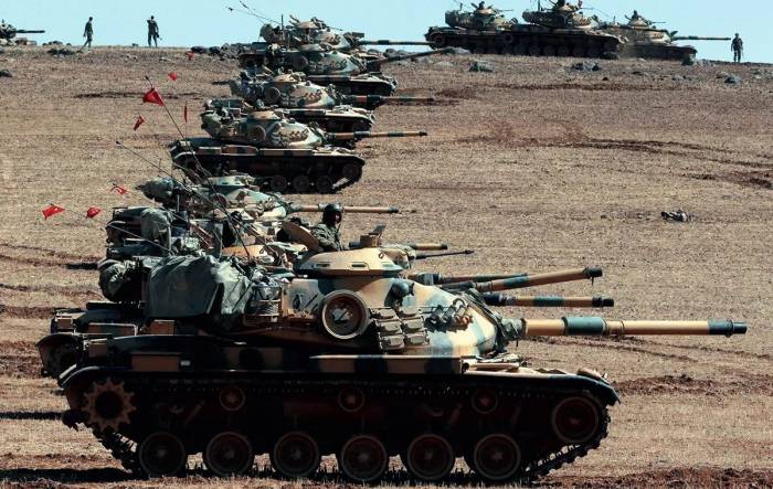 Турция стягивает военную бронетехнику на границу с Сирией