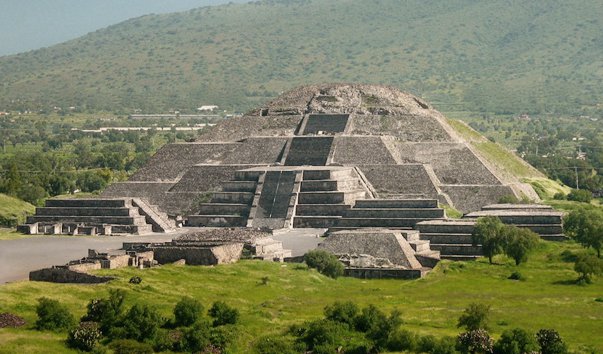 Под Пирамидой Луны в Мексике найден секретный туннель