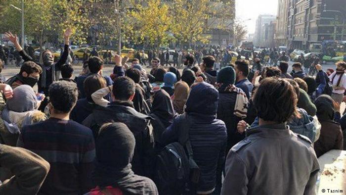Тегеран: задержаны сотни протестующих
