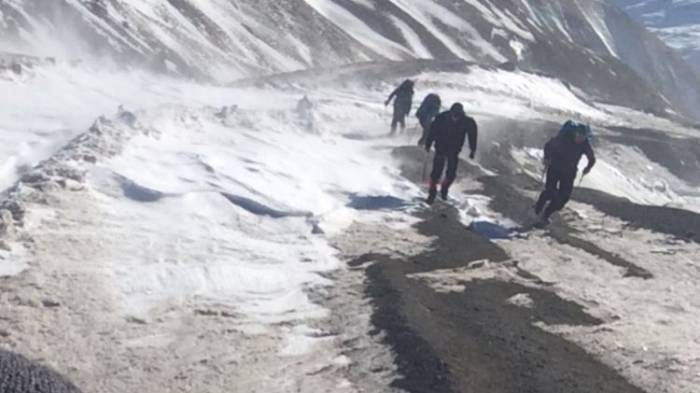 В МЧС проведено оперативное совещание в связи с поиском альпинистов