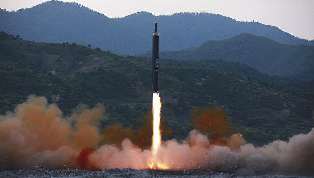 Северокорейская баллистическая ракета упала на город - ФОТО