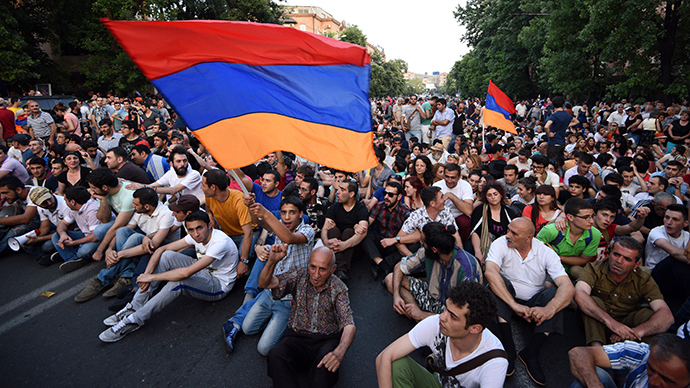 В Армении активизируются протестные настроения 