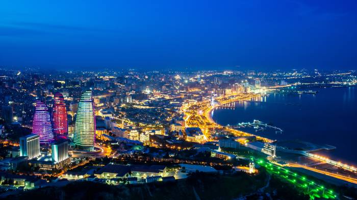 Баку возглавил список неизведанных городов, которые нужно посетить в 2018 году - ФОТО