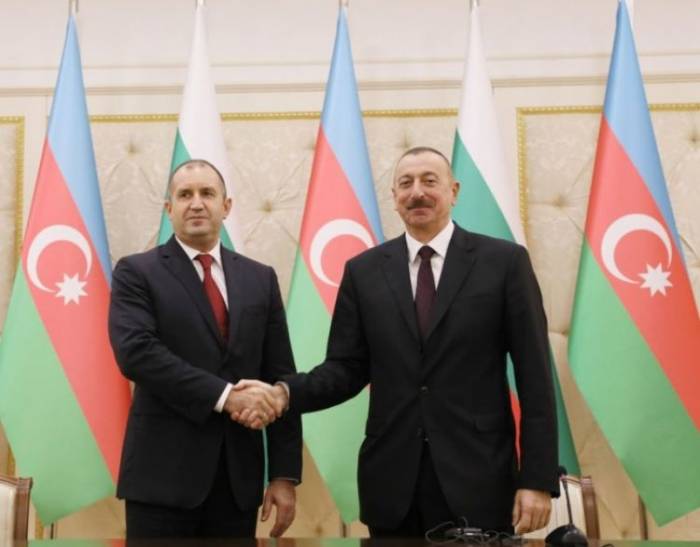 Президент Болгарии позвонил главе азербайджанского государства