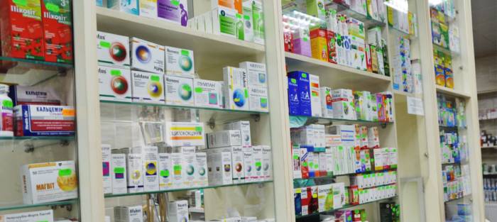 Минздрав Азербайджана запретит продажу вакцины в аптеках