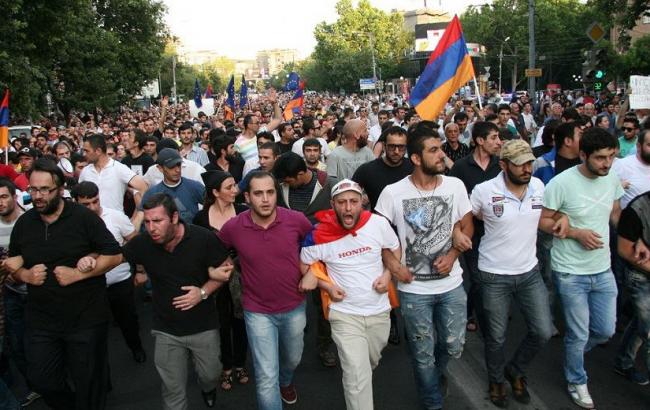 Ильгар Велизаде: «Саргсян подводит армян к голодным бунтам»