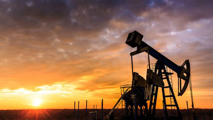 Цена азербайджанской нефти превысила 71 доллар