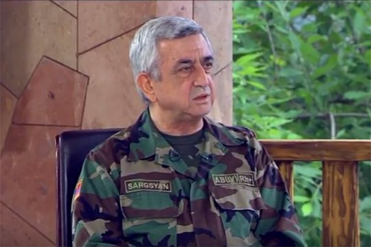 Саргсян запретил депутатам посещать Карабах в камуфляжной форме