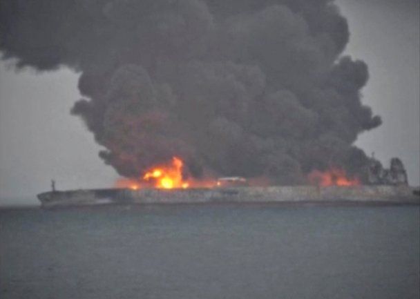 В Китае затонул иранский танкер: весь экипаж погиб