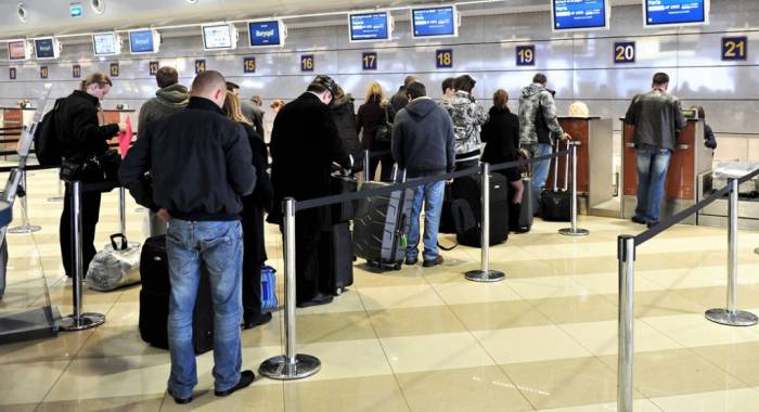 В аэропортах США отберут гаджеты у туристов за отказ назвать пароль