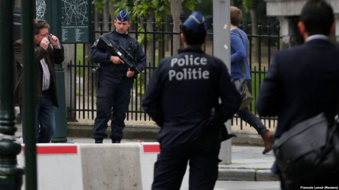 В Бельгии мигранты напали на полицейский патруль