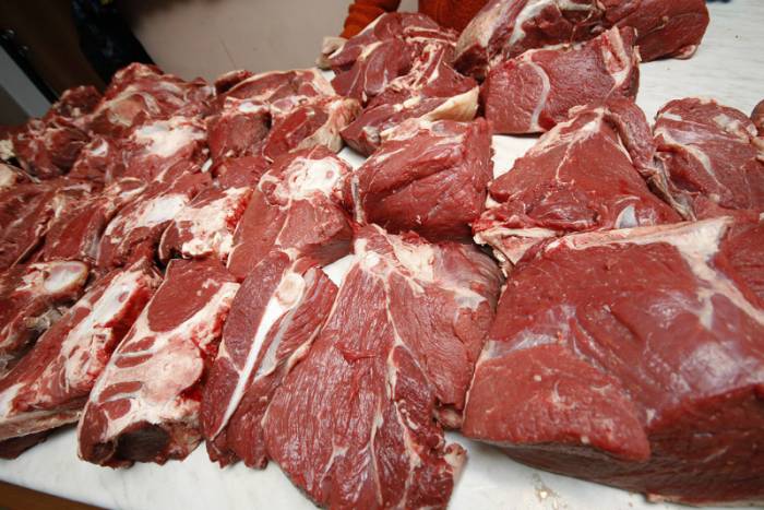 В Агсу обнаружена тонна мяса неизвестного происхождения