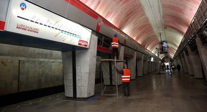 В тбилисском метро обвалился потолок: 11