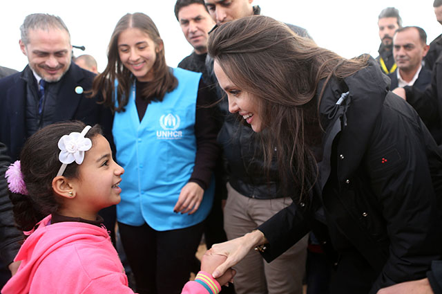 Анджелина Джоли посетила сирийский лагерь беженцев - ФОТО