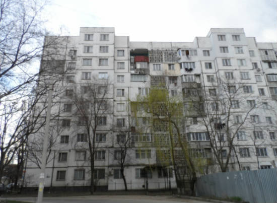 В Ереване мужчина бросился с девятого этажа