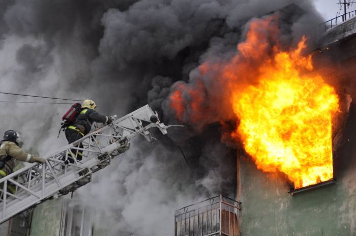 Пожар в жилом здании: есть пострадавшие