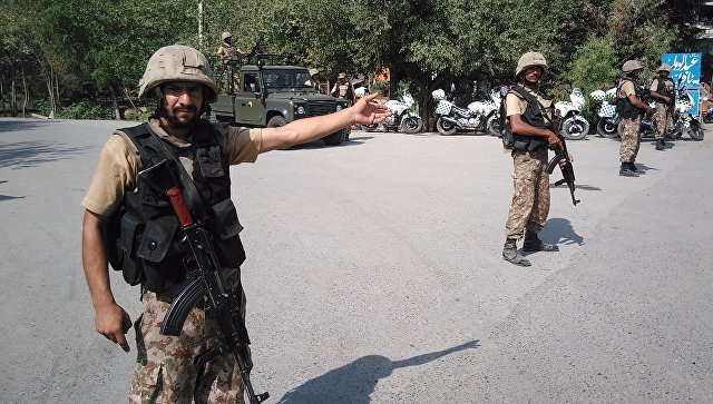 Взрыв в воинской части Пакистана: 11 погибших