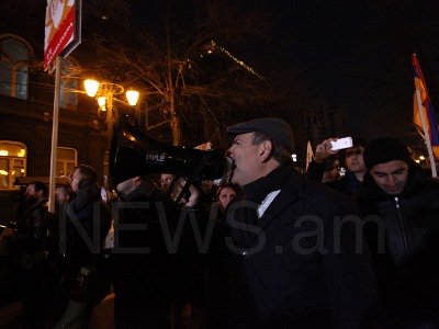 Волна протеста в Ереване -ФОТО