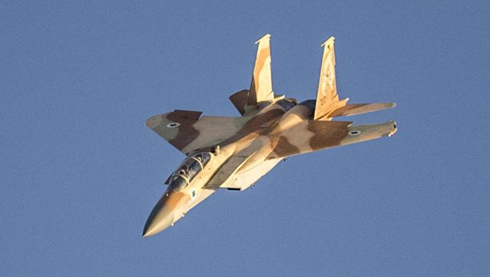Израиль атаковал военный объект в пригороде Дамаска