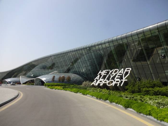 Международный аэропорт Гейдар Алиев обслужил 305 тысяч пассажиров