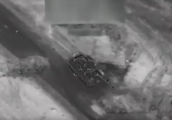 Обнародовано видео авиаудара в Сирии - ВИДЕО