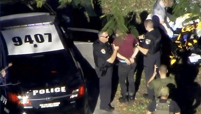 Школьному стрелку из Флориды предъявлено обвинения в убийстве 17 человек