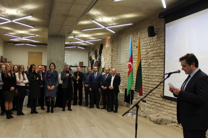 В Вильнюсе прошла презентация произведений азербайджанского народного творчества