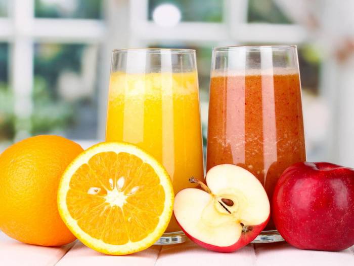 Ученые рассказали о вреде фруктового сока
