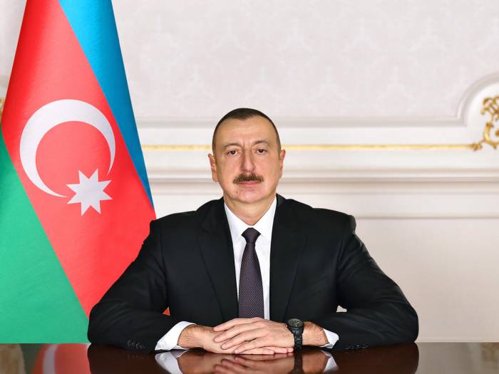 Президент Ильхам Алиев наградил группу лиц