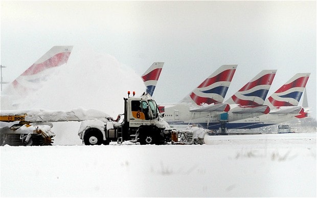 В "Хитроу" отменили около 40 рейсов из-за снегопада